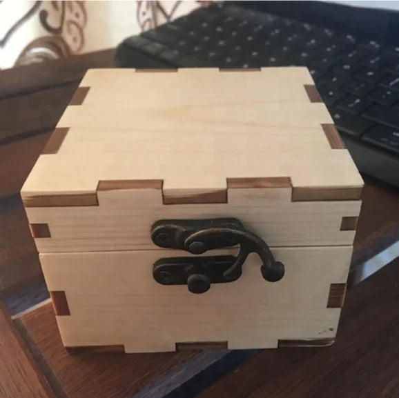 Chic Wooden Watch Case Handcrafted Time pieces